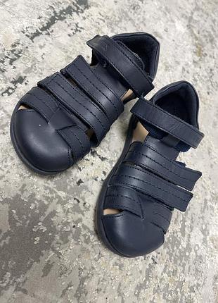 Босоніжки ,сандалі