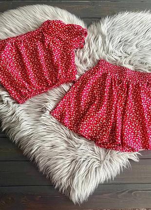 Красивый костюм