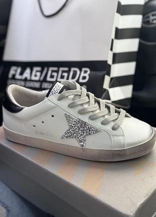 В наличии кеды golden goose ggdb
37р. (23,5) и 38 размер (24 см) натуральная кожа!