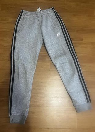 Спортивные штаны adidas
