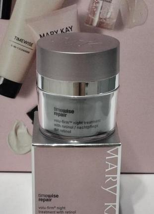 Нічний відновлювальний крем з ретинолом timewise repair volu-firm