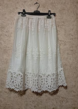 Юбка в сеточку с вышивкой