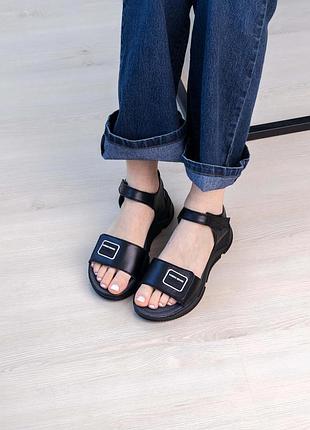 Жіночі босоніжки шкіряні чорні