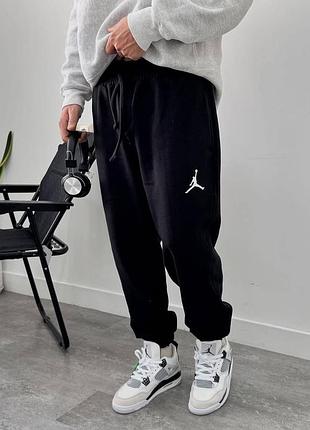Чоловічі спортивні штани jordan nike , чорні , з манжетами , вишитий лого
