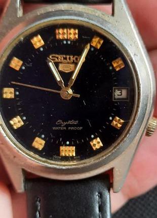 Стильные мужские наручные часы seiko 5t