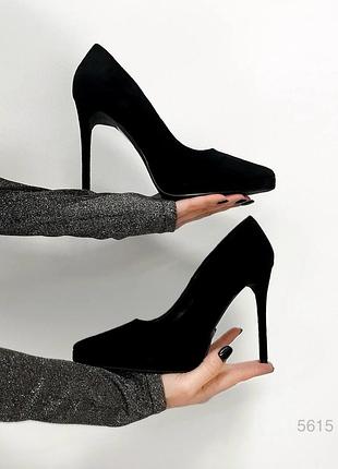 Туфли классические на каблуке