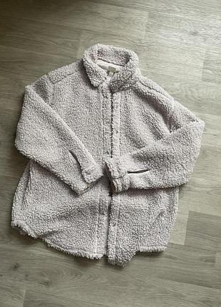 Сорочка-барашка оверсайз, підійде на теплу погоду, бо сорочка тоненька.