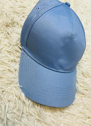 Блакитна кепка