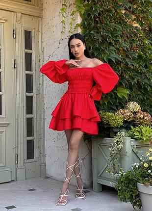 Яркое льняное платье