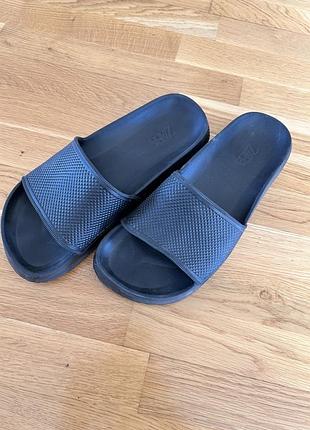 Чоловічі шльопки