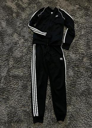 Жіночий спортивний костюм adidas