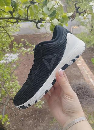 Жіночі кросівки reebok nano 8