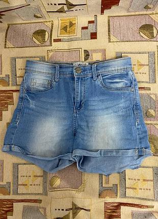 Жіночі джинсові шорти terranova (розмір s)