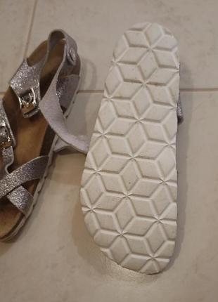 Босоножки для девочки