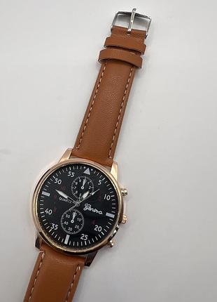 Чоловічий годинник на ремінці