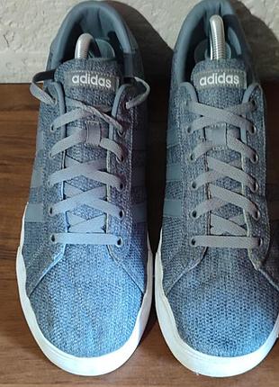 Оригинальные кроссовки adidas 46 размер