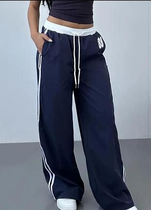 Брюки свободного кроя, широкие, спортивные