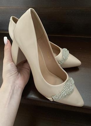 Туфлі на каблуці, стан новий одягала один раз на фотосесію