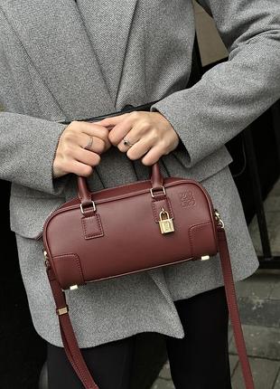 Женская кожаная сумка loewe