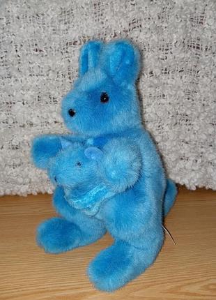 Мягкая игрушка кенгуру с кенгурениями (неместья)