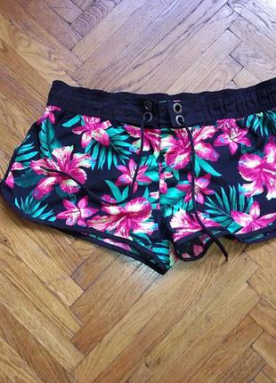 Шорти жіночі літні, на талії резинка і зав'язки, стан нової речі