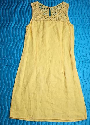 Яркое льняное платье