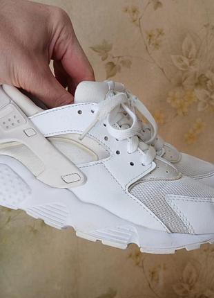 Кросівки підліткові nike huarache на стопу 23,5-24 см стан нових3 фото