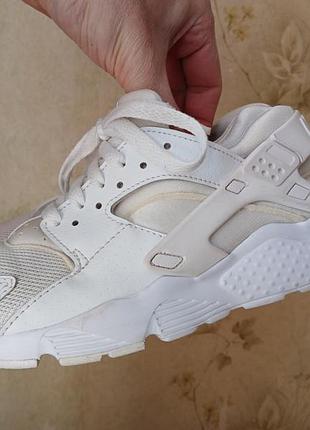 Кросівки підліткові nike huarache на стопу 23,5-24 см стан нових2 фото