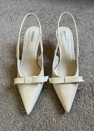 Туфлі молочні 37 розмір