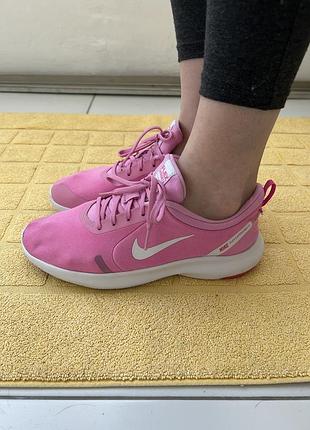 Яскраві кросівки nike