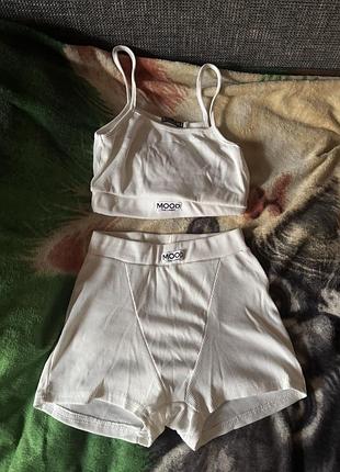 Летний костюм топ и велосипедки