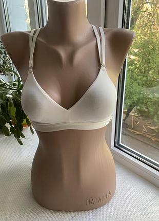 Гарненький ліфчик-топ,колір пломбір