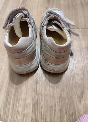Кроссовки для девочки 4