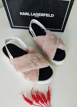 Пудровые меховые босоножки бренд karl lagerfeld размер us 7.5