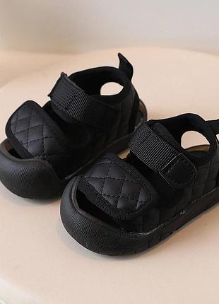 Дитячі босоніжки на дівчинку