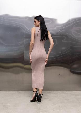 Плаття сукня світло коричнева   вʼязана  довга  максі без рукавів бавовняня з бавовни облягаюча