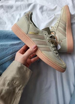 Кроссовки женские, весна (новые), в размерах