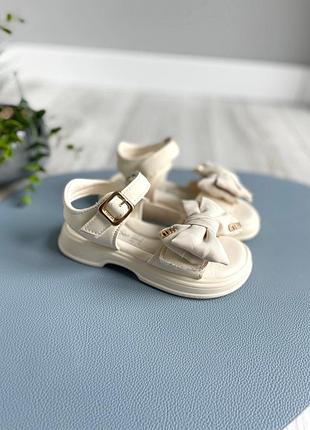 Босоніжки з супінатором для дівчинки