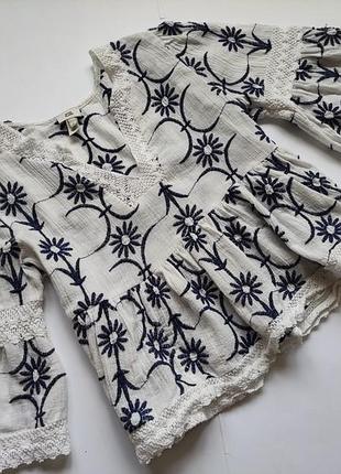 Белая блузка с вышивкой river island