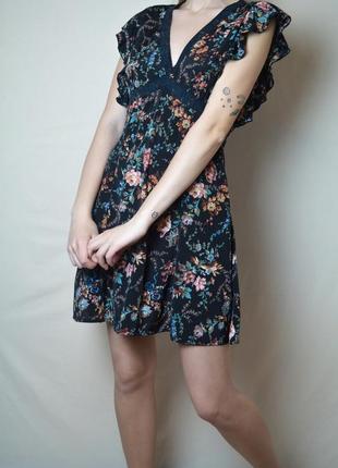 Шикарное легкое цветочное платье с рюшами в цветок черное шифоновое скидки 1+1=3