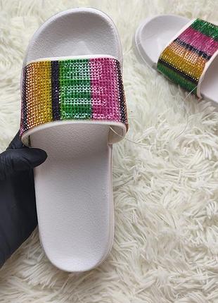 Жіночі шльопанці за вигідними цінами