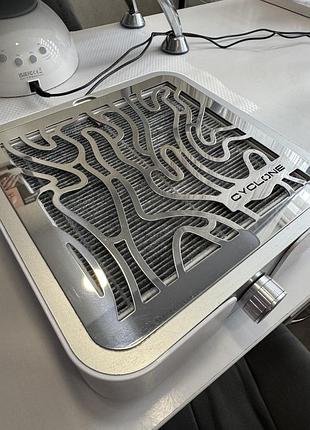 Витяжка для манікюру