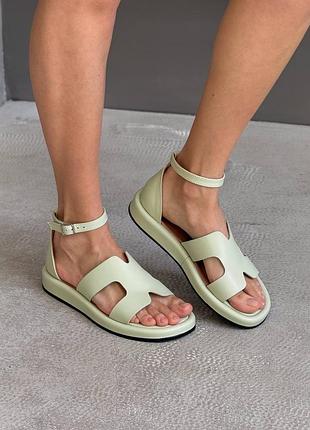 Жіночі босоніжки