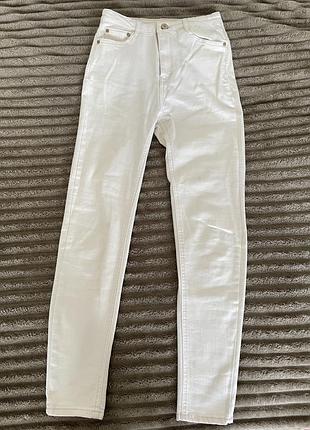 Джинси білі (молочні) жіночі pull&bear , skinny, розмір xs-s