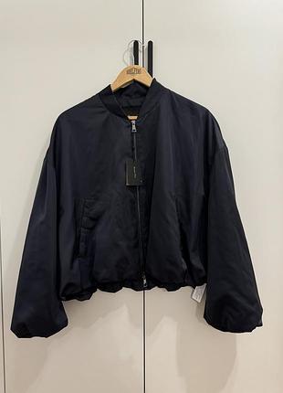 Новий сатиновий бомбер massimo dutti