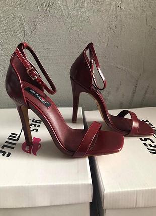 Босоніжки бургунді на каблуку бардові босоніжки на підборах босоніжки на шпильці з квадратним носом