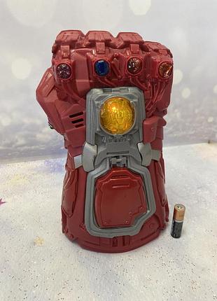 Рукавичка танос залізна людина ме- сники фінал marvel avengers endgame red infinity gauntlet hasbro