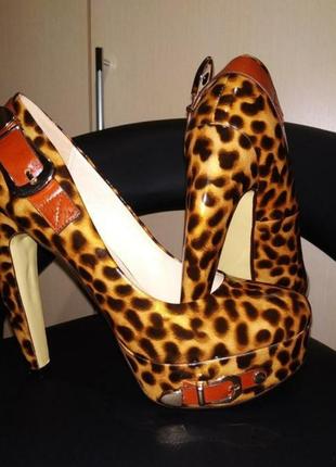 Мегакрутые туфли на каблуке "скала", леопардовый принт,плотный лак,золотая фурнитура3 фото