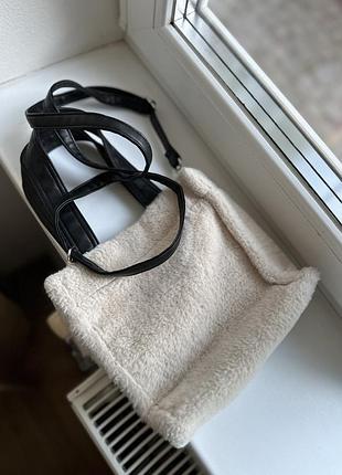 Стильна сумка з штучного хутра