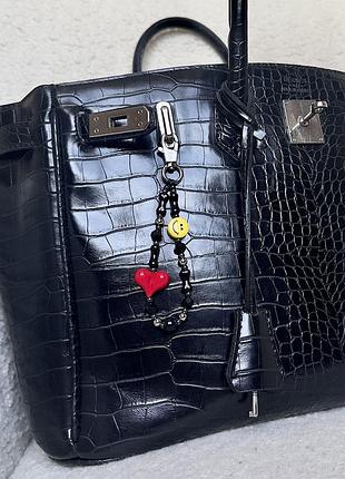 Прикраса - брелок на сумку тренд сезону